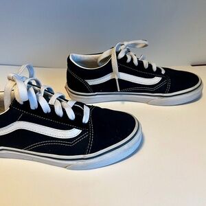 Vans Youth Boy Girl Old Skool Low Top Classic Skate Suede / Canvas Shoe Size 3.5
